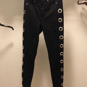 Good American Jeans By Khloe Kardashian.